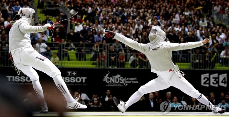 펜싱에선 상대방에 대한 예절과 규칙을 강조한다. 사진은 국제대회 경기 모습.