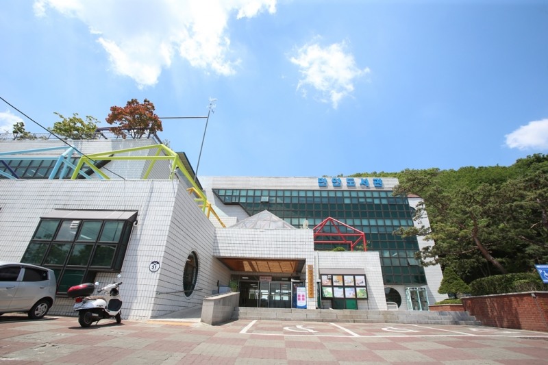 만안도서관 전경