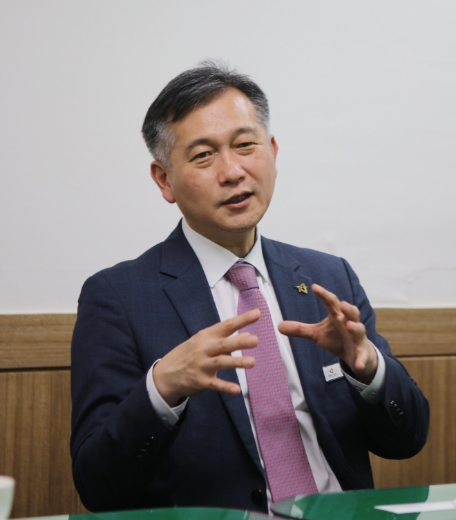 허숭 안산도시공사 사장이 향후 사업방향을 설명하고 있다.(사진=김형운 기자)