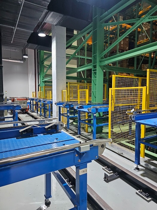 알피바이오 마도 공장의 자동화 창고 입구 모습