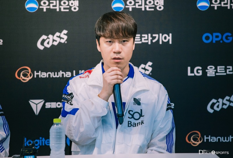 DRX 김목경 감독, '1, 2세트 픽에 변화 주지 않은 이유는?'