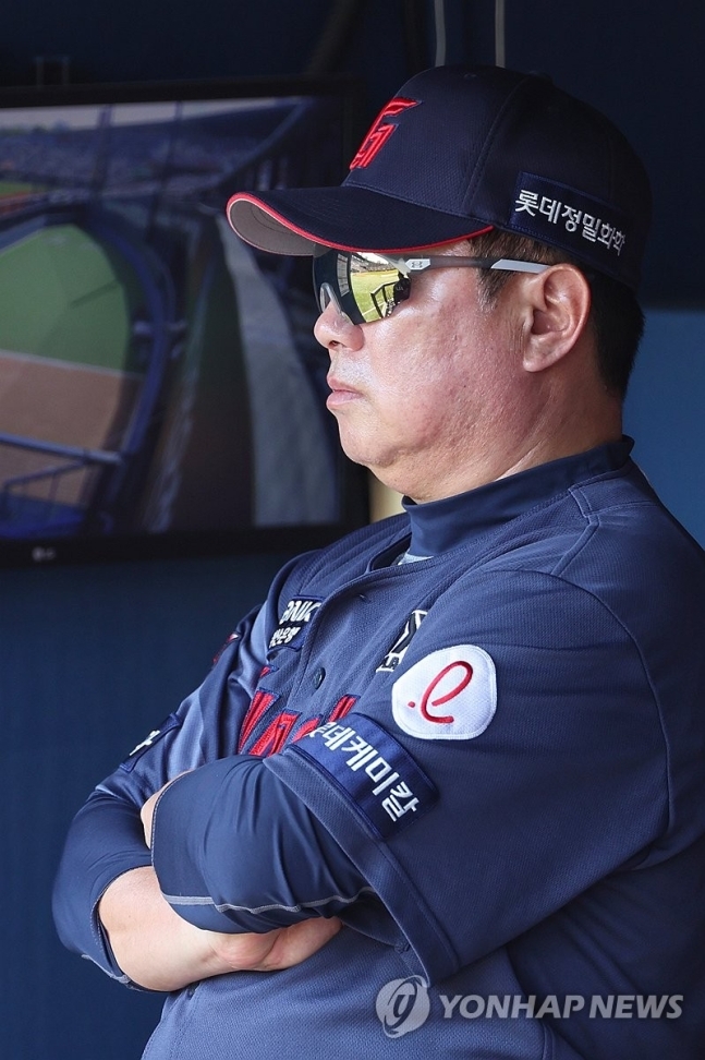 롯데 김태형 감독