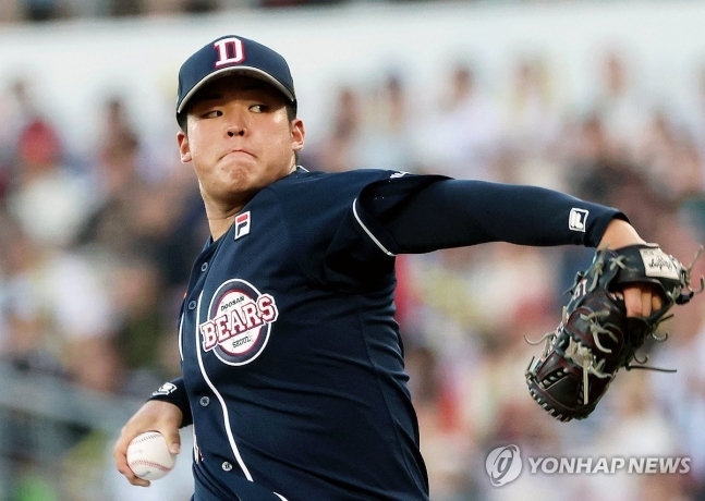 투구하는 시라카와 /연합뉴스