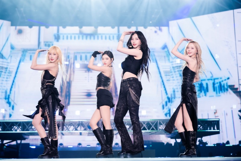 에스파, 해외 女 아티스트 최초 2년 연속 日 도쿄돔 입성도 대성공…업그레이드된 연출+세트리스트로 ‘쇠맛 저력’ 입증