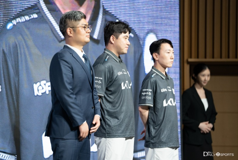 지난 항저우 아시안게임 당시 강성훈 감독은 국가대표 사령탑으로 김관우, 연제길과 함께 출전해 금메달을 따냈다.