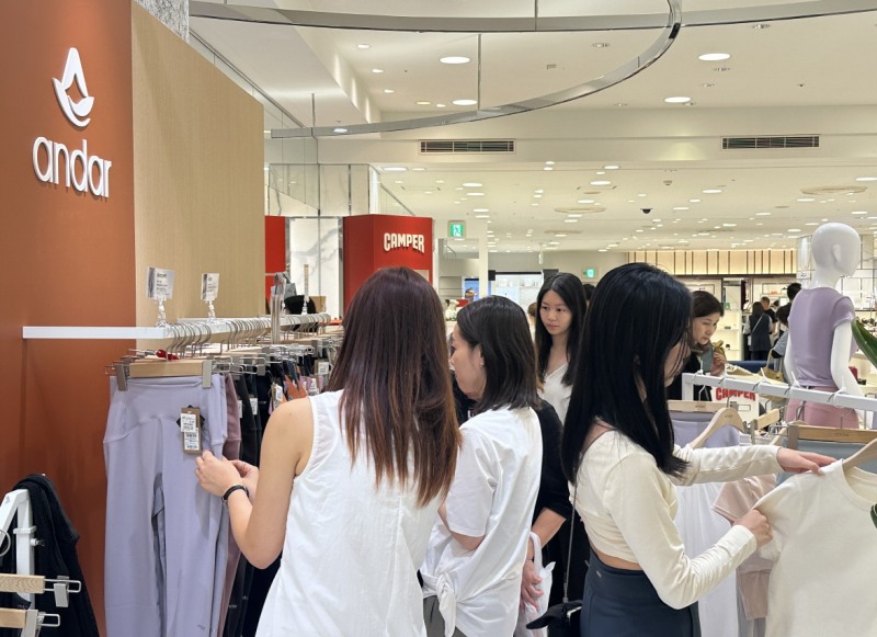 안다르, K-애슬레저로 나고야까지…일본 열도 흥행 돌풍