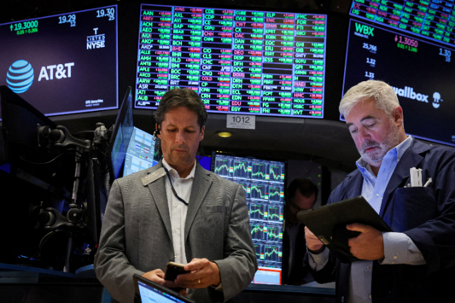 뉴욕증권거래소(NYSE) 트레이더들이 일하는 모습. 사진=연합뉴스