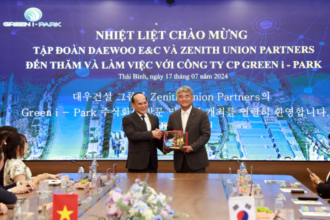 지난달 17일 정원주 대우건설 회장이 그린아이파크사를 방문했다. / 사진=대우건설 제공