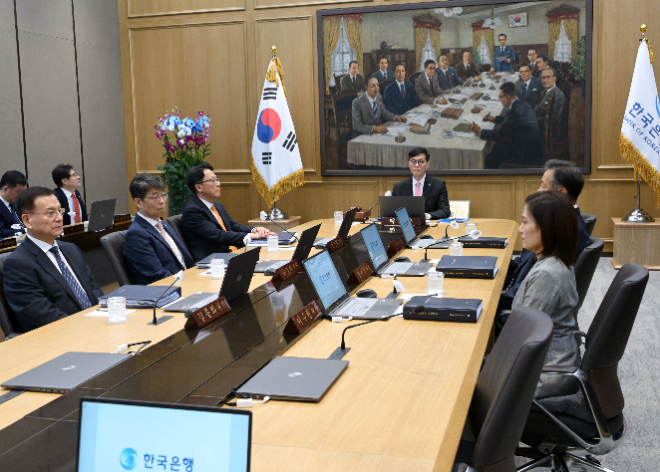 이창용 한국은행 총재가 22일 서울 중구 한국은행 본관에서 열린 금융통화위원회를 주재하고 있다. / 사진=연합뉴스
