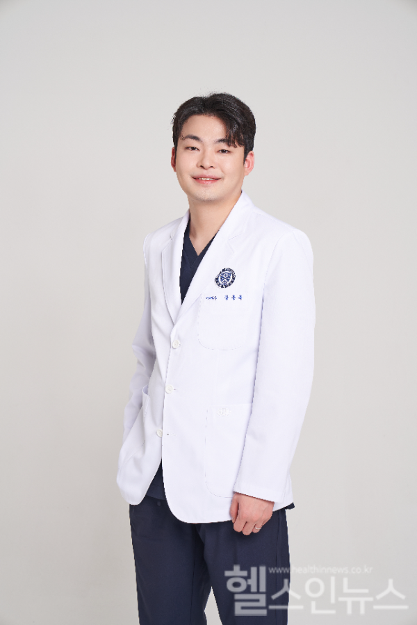고르다치과의원 부산점 강용욱 대표원장