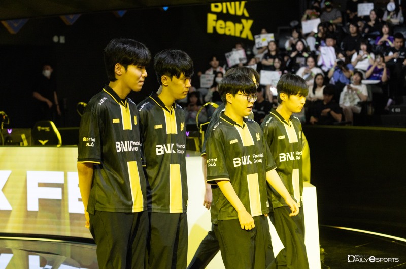 BNK 피어엑스.
