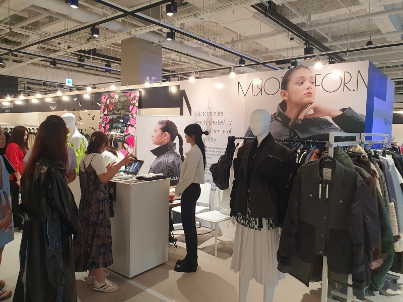 ‘환경을 생각하는 국내 패션디자이너 브랜드 ‘엠로프 (M.rof)’, 2024 트렌드 페어 성료