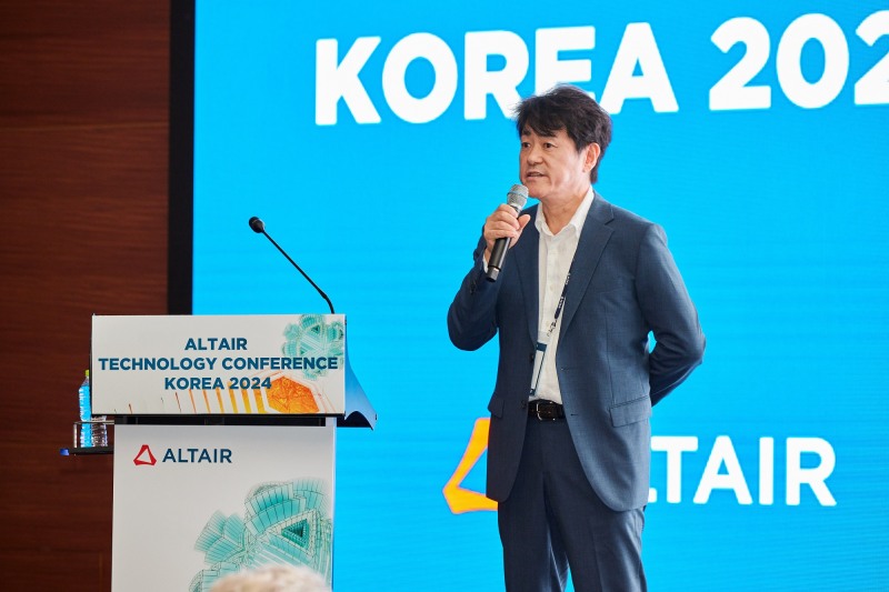 서강대학교 경제대학원 인공지능경제 교수 겸 시멘틱그래프의 황문기 대표