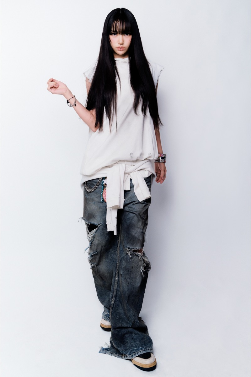 MEOVV(미야오) 수인, 트레일러에 이어 개인 포토 공개…쿨시크 비주얼 눈길