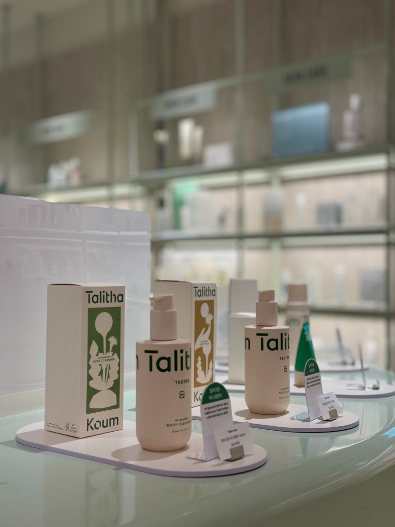 탈리다쿰, ‘국민 삐약이’ 신유빈 선수와 사진 촬영 이벤트 진행