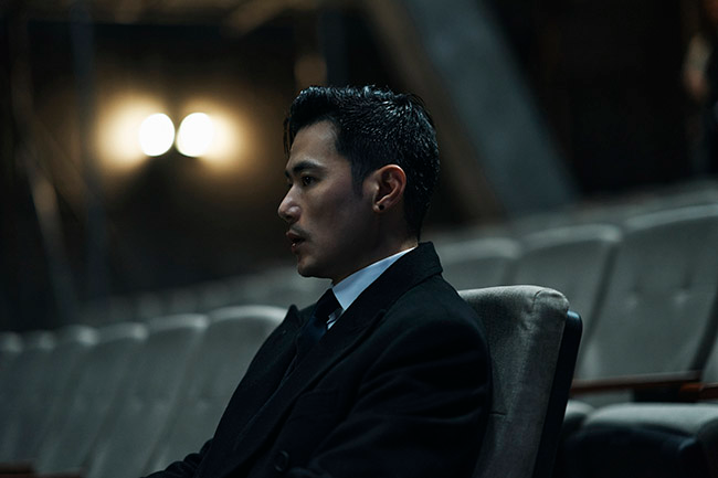 김강우, ‘폭군’ 미공개 스틸 공개…매력 빌런으로 대변신