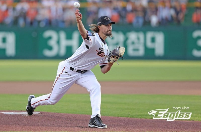 데뷔전 승리 거둔 한화 대체 용병 라이언 와이스