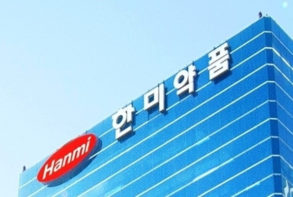 한미약품, 전문경영 체제 강화. 독자 경영 시동