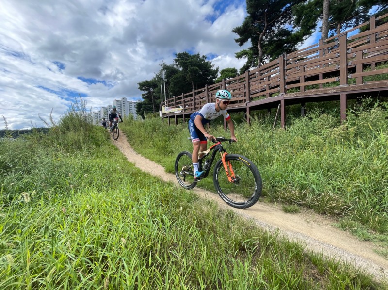 국제 산악 자전거(MTB) 선수들 WCC-KOREA 훈련 프로그램 참가하기 위해 한국 찾아