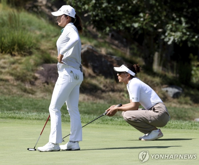 고진영(왼쪽)과 앨리슨 리(미국)