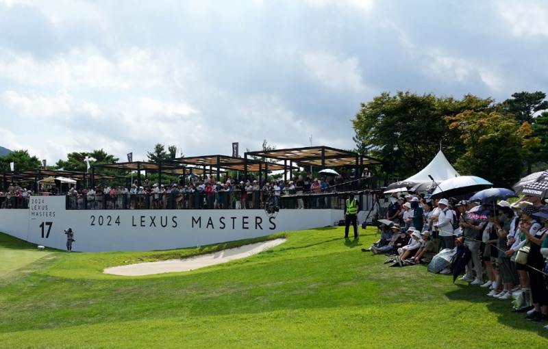 2024 렉서스 마스터즈 17번홀 마스터즈 라운지 사진=렉서스 마스터즈 대회 운영 본부
