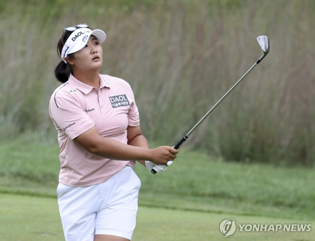 '초대 챔피언 등극' 유해란, 연장서 고진영 꺾고 FM 챔피언십 제패…LPGA 통산 2승