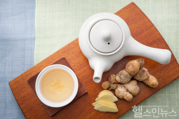 아침저녁 온도차 커지는 환절기, 코로나19·독감·감기 예방하려면 평소 꾸준히 면역력 관리해야... 면역력 향상에 도움이 될 수 있는 한방차 3가지는? (클립아트코리아)
