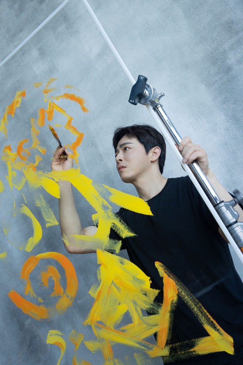 조정석, 첫 번째 정규 앨범 발매 기념 스페셜 포토 공개 ‘진중↔잔망’