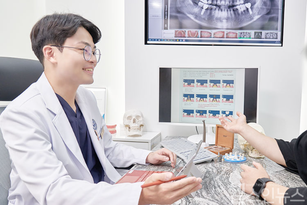 고르다치과의원 부산점 강용욱 대표원장