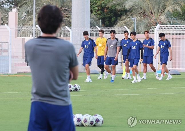 '오만전엔 변화 주겠다' 홍명보 감독, 공 소유 목적은 '공격'…안정적으로만 공 돌리지 않길