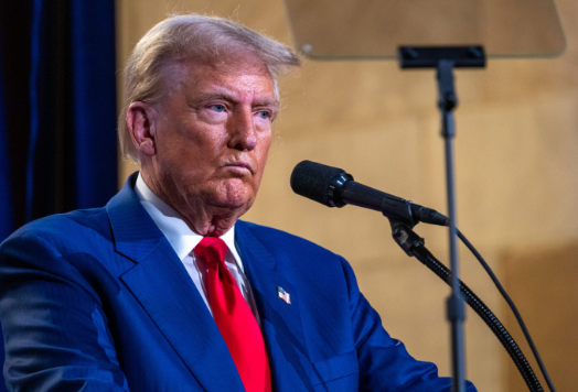 (상보) 미 트럼프 "달러 버리는 나라에 관세 100% 부과"