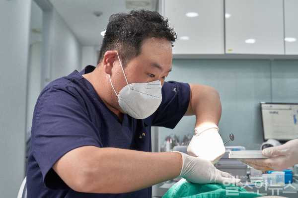 고르다치과의원 잠실점 최재용 대표원장