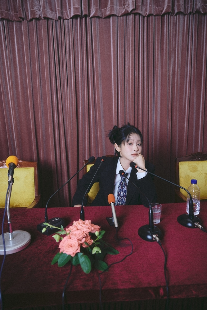 QWER 쵸단, 미니 2집 ‘알고리즘스 블러썸’ 콘셉트 포토 공개…다양한 헤어 스타일 도전