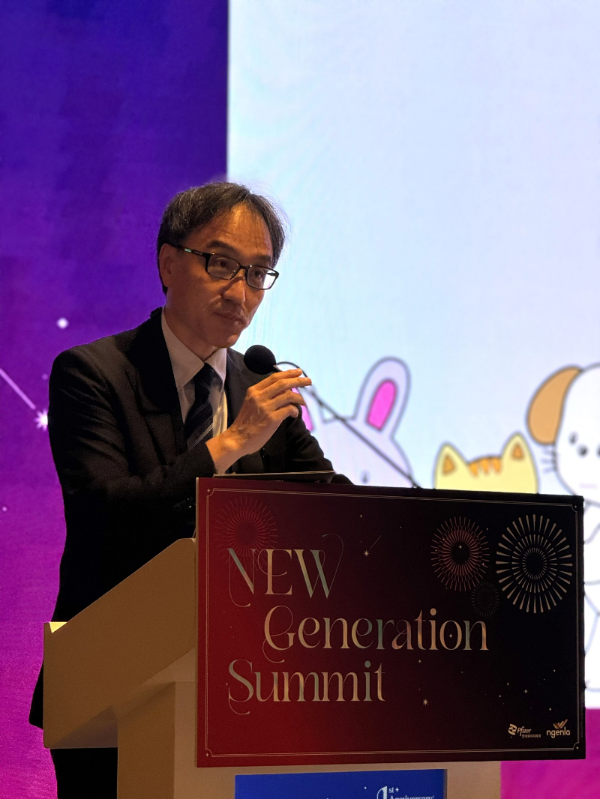 일본 오사카 여성아동병원 마사노부 카와이(Masanobu Kawai) 교수가 한국화이자제약 엔젤라 출시 1주년 기념 심포지엄에서 발표하고 있다. (한국화이자제약 제공)