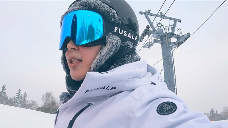 방탄소년단 지민, 정국의 ‘이게 맞아?!’ 삿포로 에피소드로 본 퓨잡 2024 FW 겨울 패션