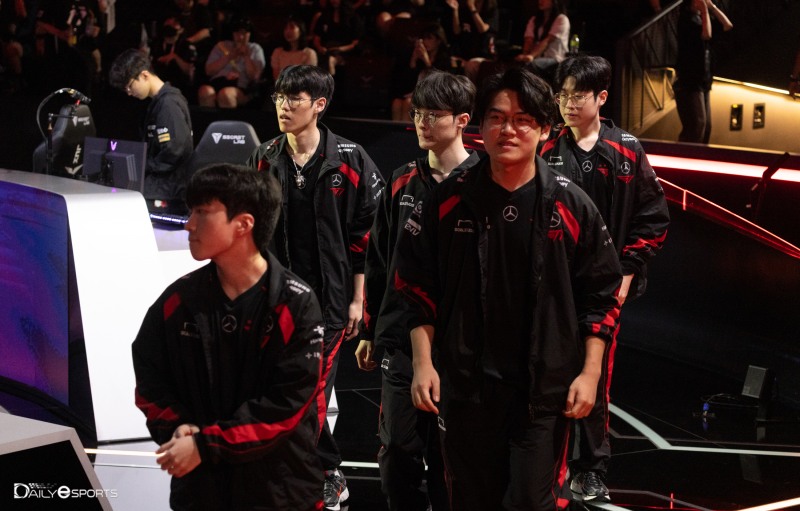 T1, 풀 세트 접전 끝에 kt 꺾고 4시드로 롤드컵 진출