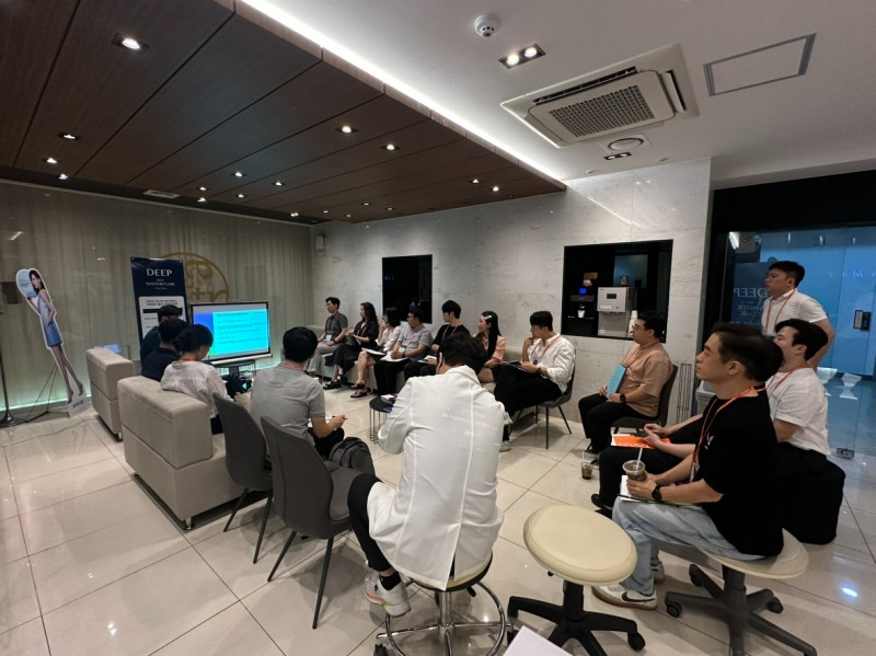 딥 원데이 마스터 클래스(DEEP 1Day Master Class) 참석자들이 강의를 듣고 있다 (대웅제약 제공)