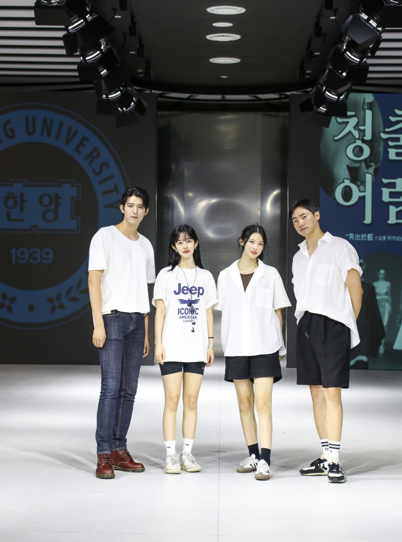 (사진 순서대로)배우 이진영, 박슬빈, 김민경, 한양대 시니어 모델 전문과정 이준호 교수, 더청담문화예술아카데미 사진제공