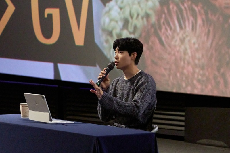 류준열, 생일 기념 팬들과 영화 관람+GV로 이색적인 소풍 떠났다