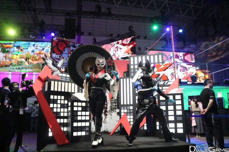 '페르소나' 시리즈 코스튬 플레이어들도 있었죠.