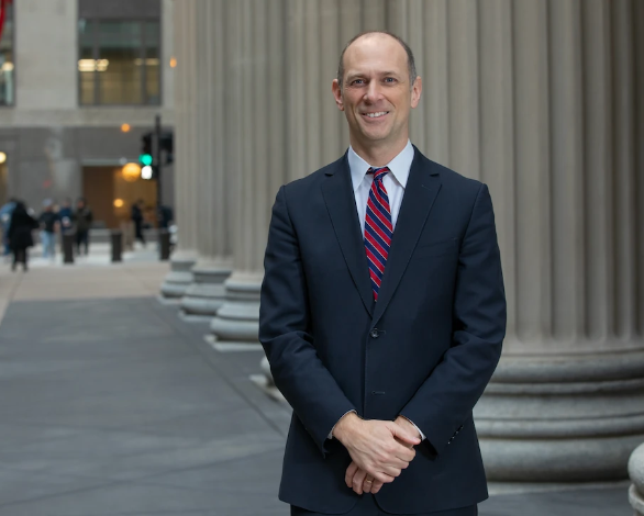 (상보) 연준 굴스비 “내년에도 금리 많이 떨어져야...물가 떨어지고 실업률 올라”