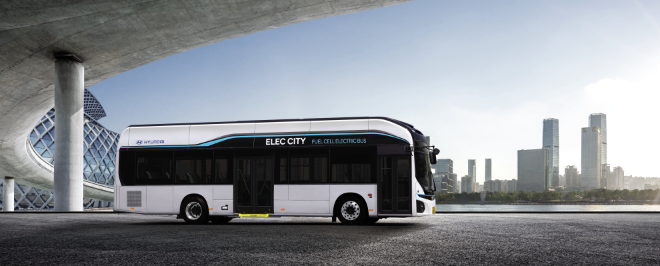 현대차는 친환경 수소전기버스 일렉시티 FCEV의 누적 판매량이 2024년 9월 마감 기준으로 총 1,032대를 기록하며 천 대를 돌파했다고 6일 밝혔다. ⓒ현대차