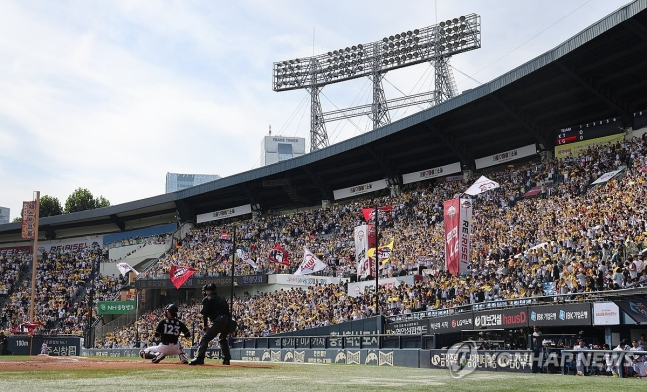 프로야구 포스트시즌 매진 행진
