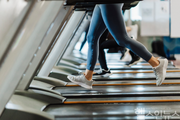 전반적으로 기온이 낮아지고 일교차가 커지는 간절기에는 여러 건강 이상 증상들과 함께 각종 질환들이 찾아오기 쉽다. 간절기 건강관리 10대 요령을 알아본다 (클립아트코리아)