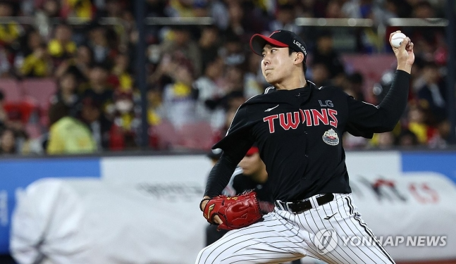 역투하는 손주영