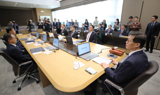 이창용 한국은행 총재가 11일 서울 중구 한국은행에서 금융통화위원회의를 주재하고 있다. ⓒ 연합뉴스