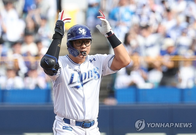 삼성 윤정빈, 2루타 세리머니