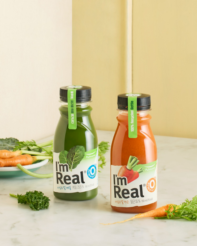 풀무원이 생과일 주스 브랜드 ' 아임리얼' 전 제품에 100% 재활용 플라스틱 용기를 도입한다. (풀무원 제공)