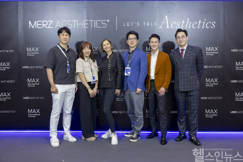 (왼쪽부터) 손무현 원장, 이경은 원장, 타티아나 파비치 박사, 홍원규 원장, 테이 클리프톤 멀츠 에스테틱스 아시아퍼시픽 임상 디렉터, 바사놉 바치라몬 교수 (멀츠 에스테틱스 제공)