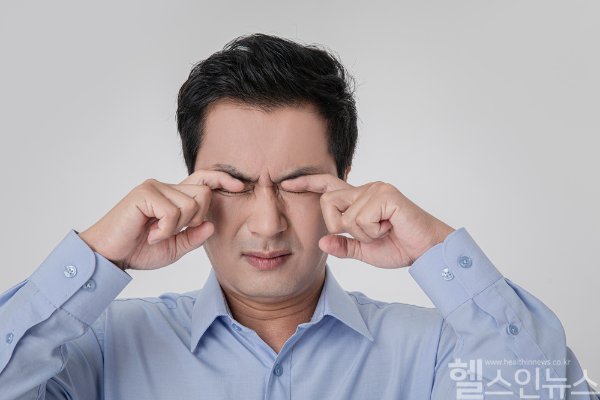 혈중 포도당 농도 높은 당뇨병... 서서히 시력 앗아가는 당뇨망막병증, 신생혈관 녹내장 등 무서운 안과질환 유발할 수 있어 (클립아트코리아)